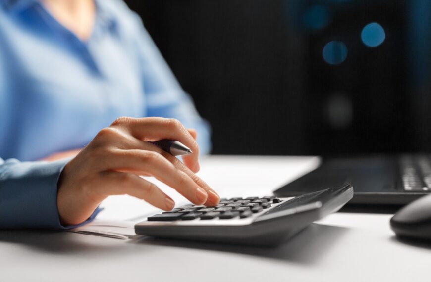 New Ways High Schools Are Teaching About Money