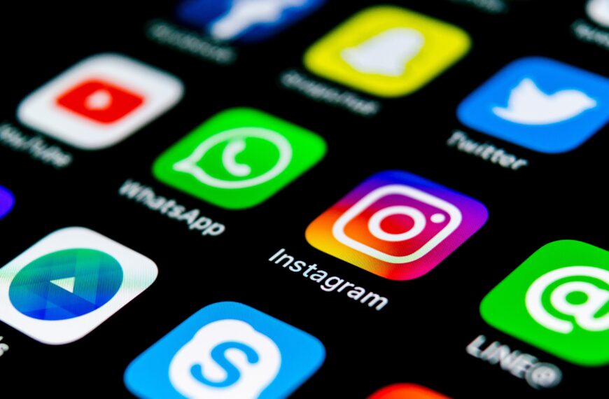 New Law Limits Social Media for Kids Under 16